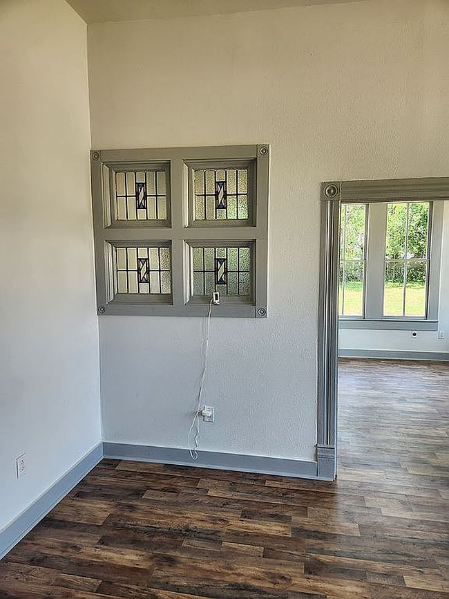 Photo of 211 W Dallas St, Palestine, TX