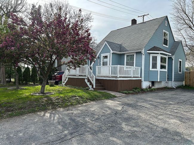 Photo of 4551 Waterford Rd, Clarkston, MI