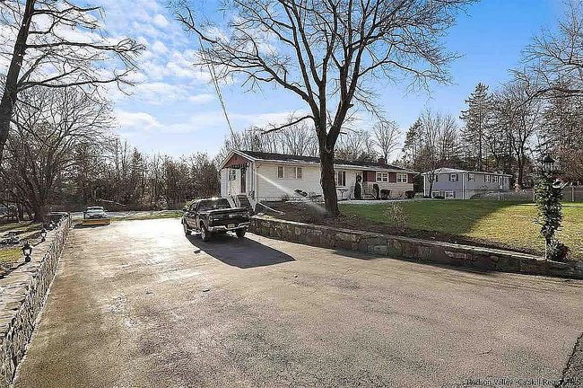 Image of 105 S Chapel Hill Rd