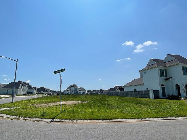 Image of 201 Crossbill Dr