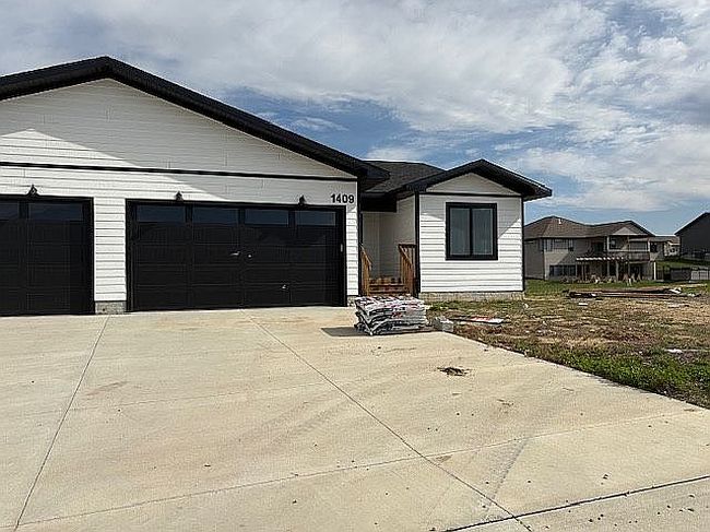 Photo of 1409 E 10th St, Carroll, IA
