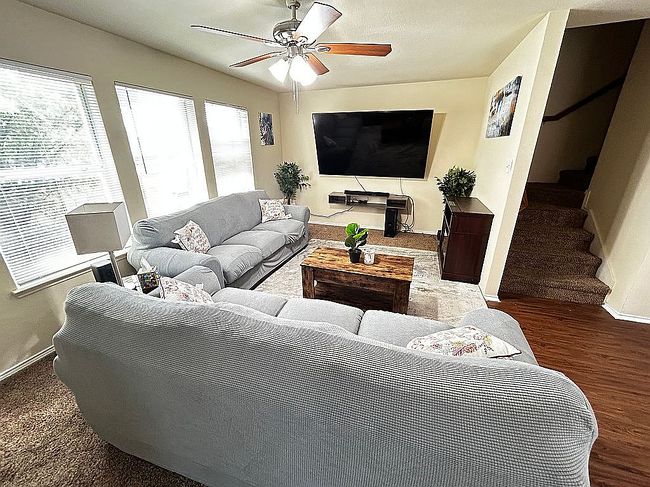 Additional photo 3 of property located at 2318 Kingsway Dr