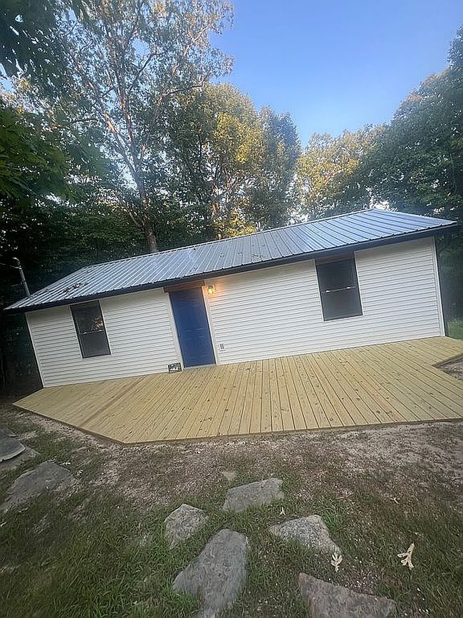 Photo of 318 Woodland Dr, Mammoth Cave, KY