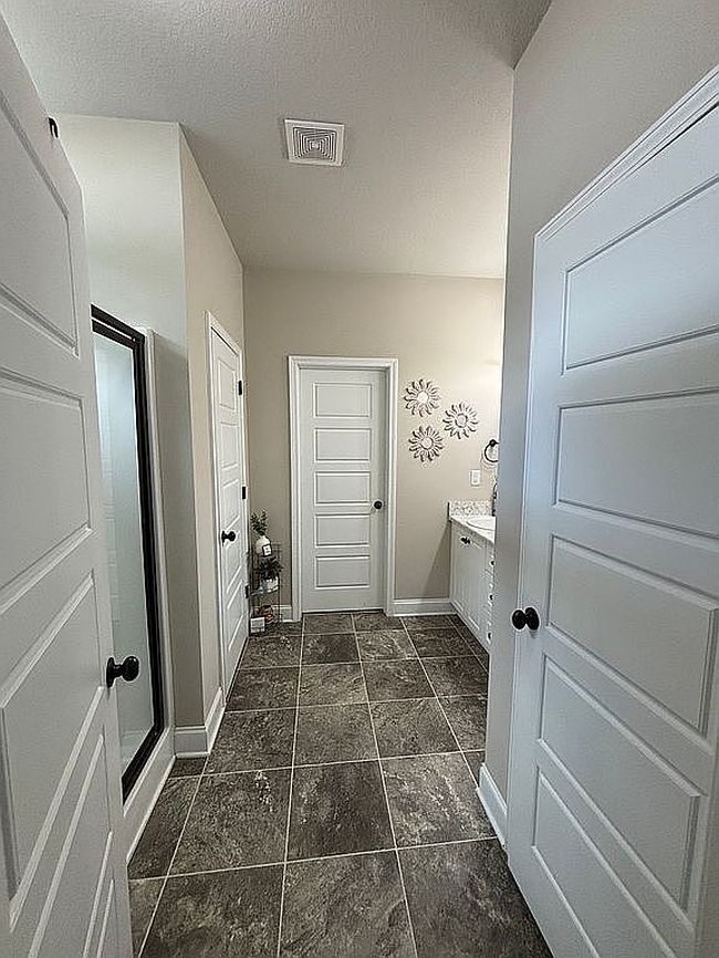 Photo of 203 Timberlake Dr, Guyton, GA