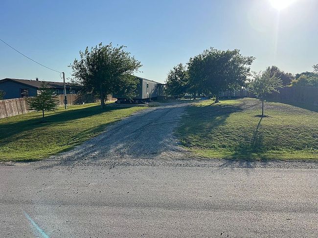Photo of 294 Ridgetop Rd, Buda, TX