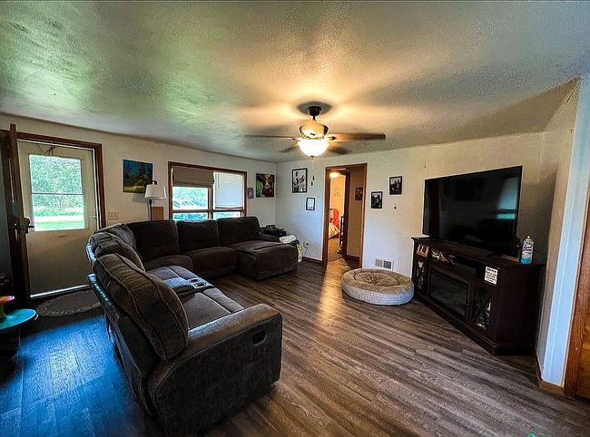 Photo of 216 James Ave, Herrick, SD