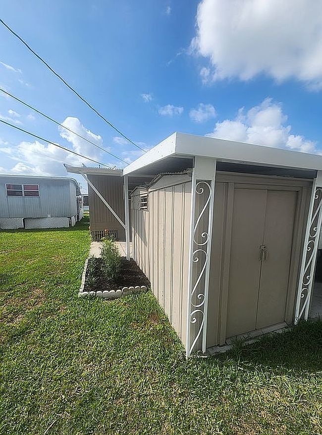 Image of 458 Holiday Blvd