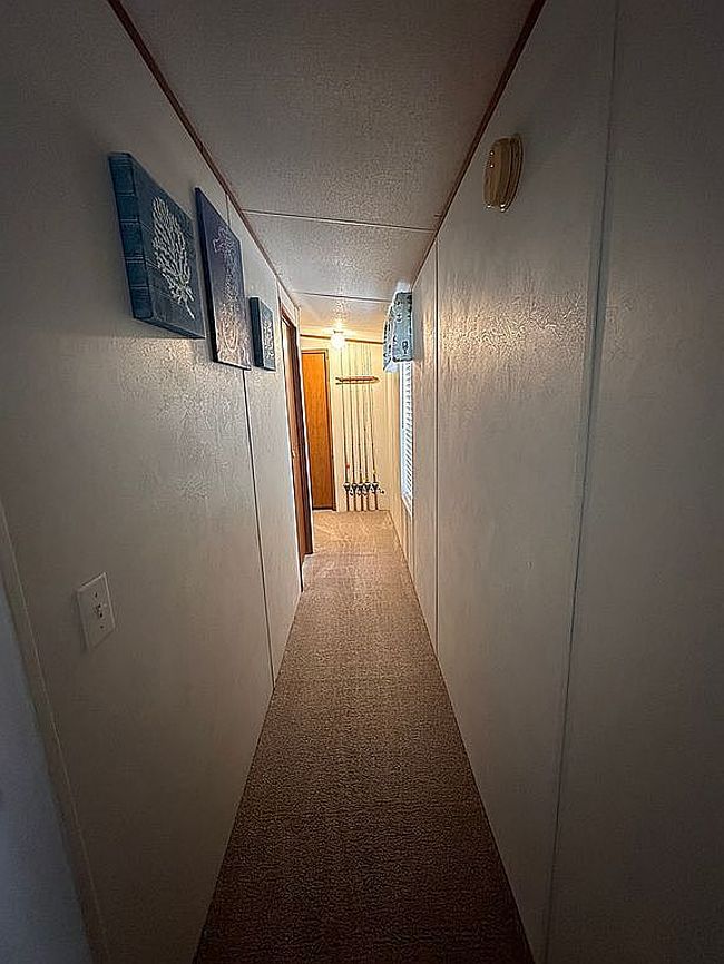 Additional photo 2 of property located at 484 Kings Creek Cir