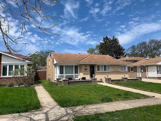 Image of 8654 N Oketo Ave