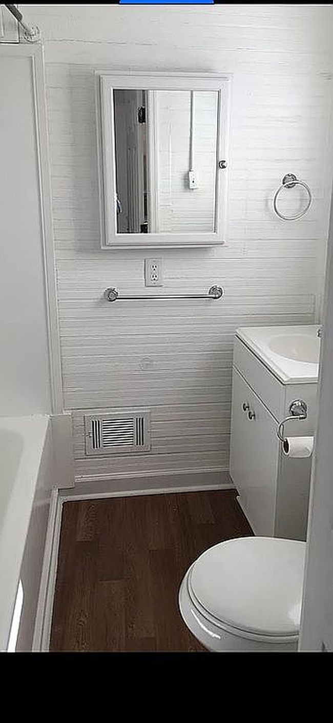 Image of 2026 Clark St