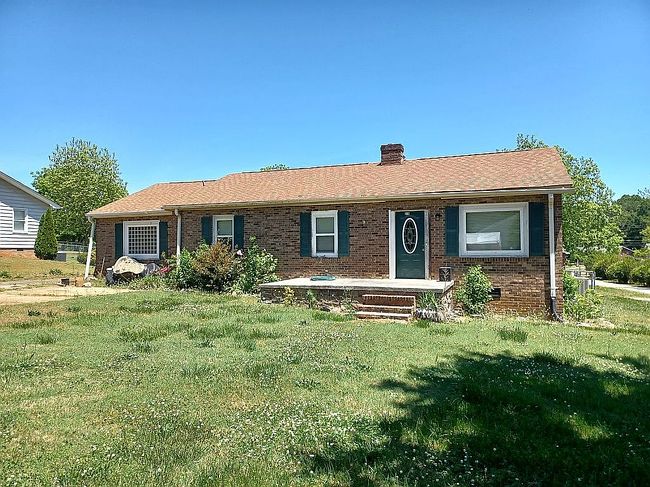 Photo of 215 Wayman Dr, Greer, SC
