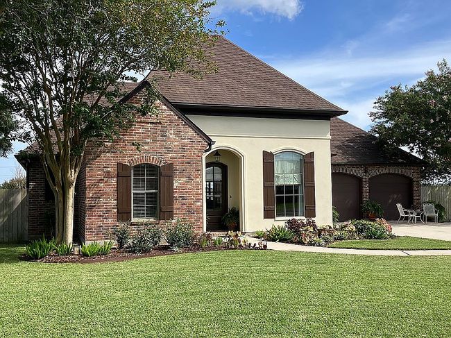 Photo of 1080 Bear Creek Cir, Breaux Bridge, LA