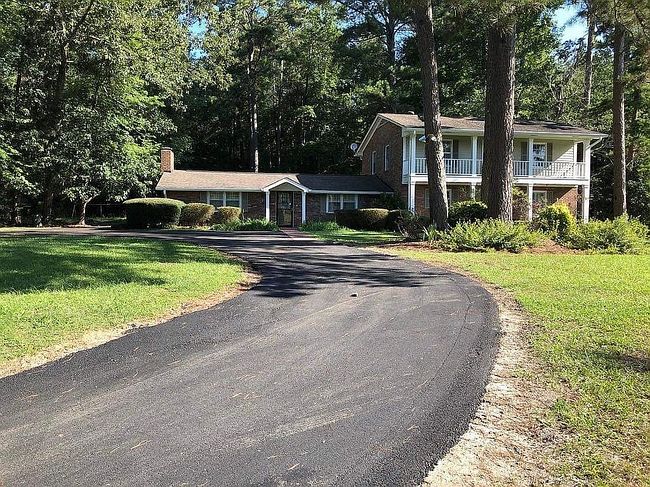 Photo of 525 Lawshe Rd, Senoia, GA