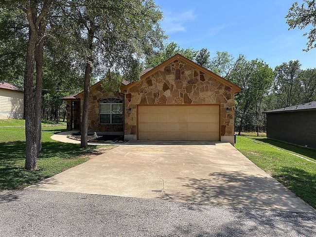 Photo of 179 E Keanahalululu Ln, Bastrop, TX