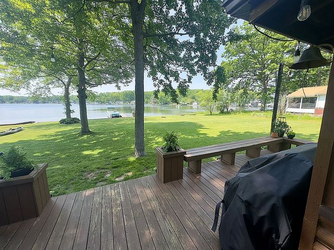 Image of 1179 Lakeshore Dr