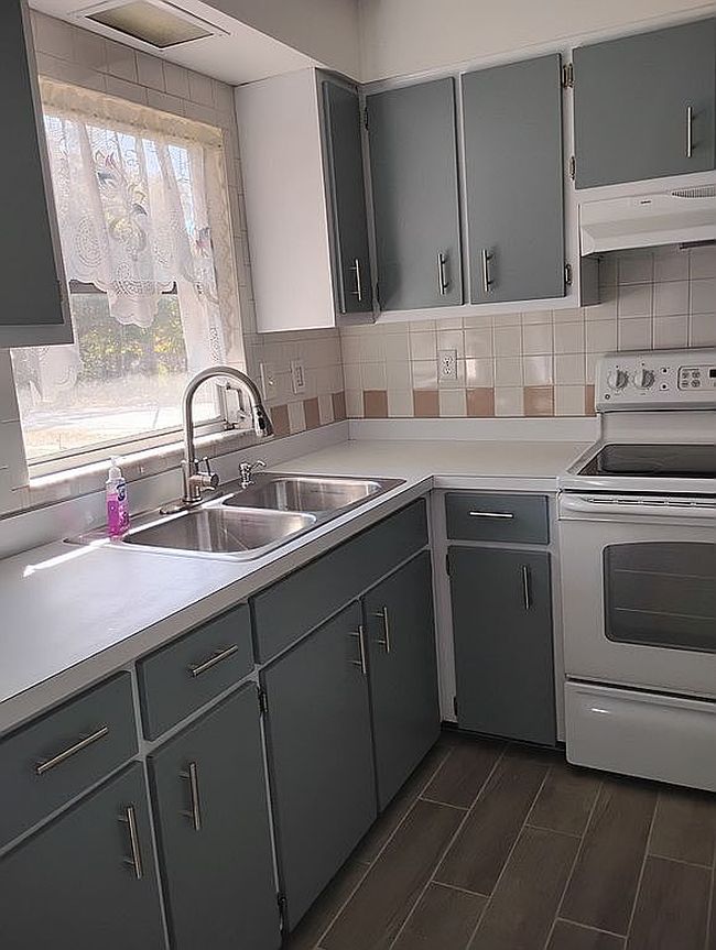 Image of 4570 Essex Ln
