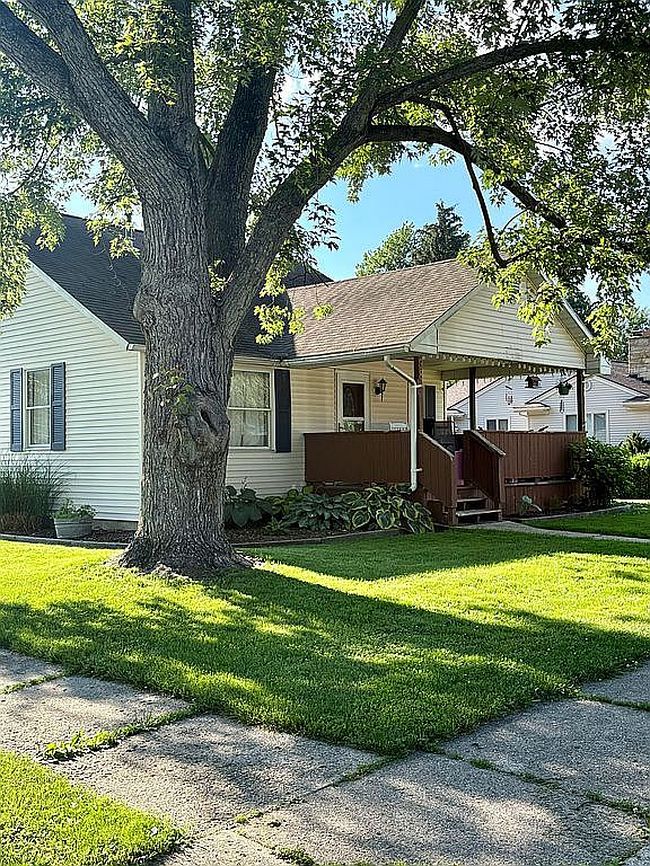 Photo of 98 Lamotte St, Sandusky, MI