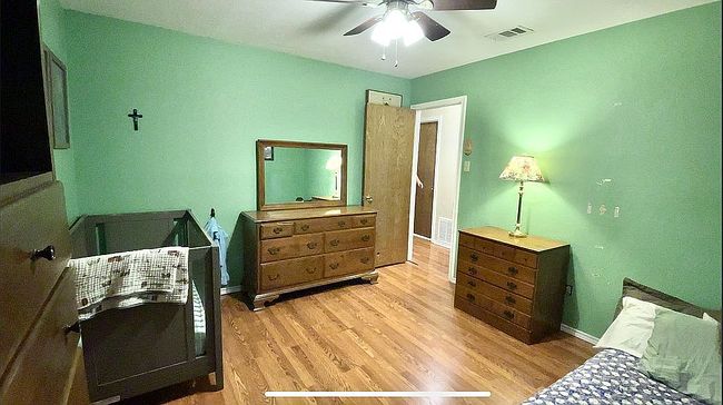 Photo of 1721 E Bankhead Dr, Weatherford, TX