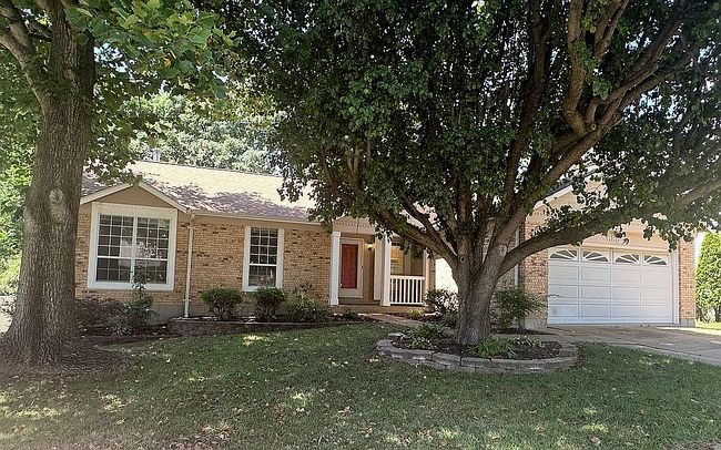 Photo of 6859 Bear Creek Dr, Saint Louis, MO