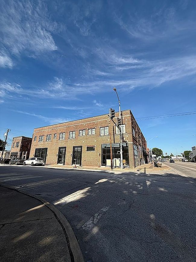 Image of 120 E Rogers Blvd #1