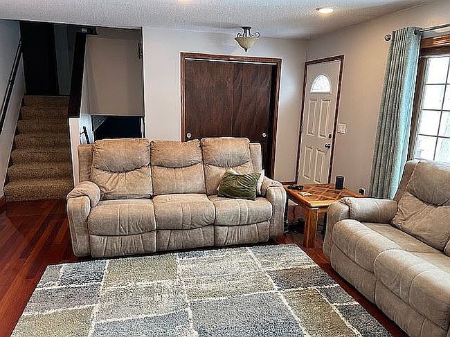 Additional photo 2 of property located at 102 Maplewood Dr