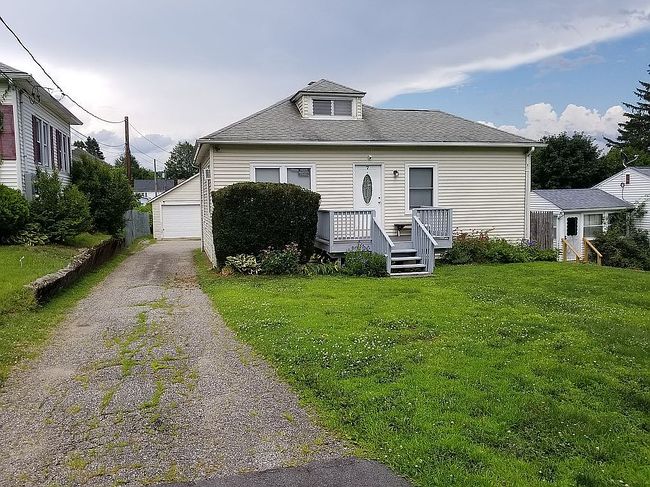Photo of 7 Grace Ct, Bethel, CT