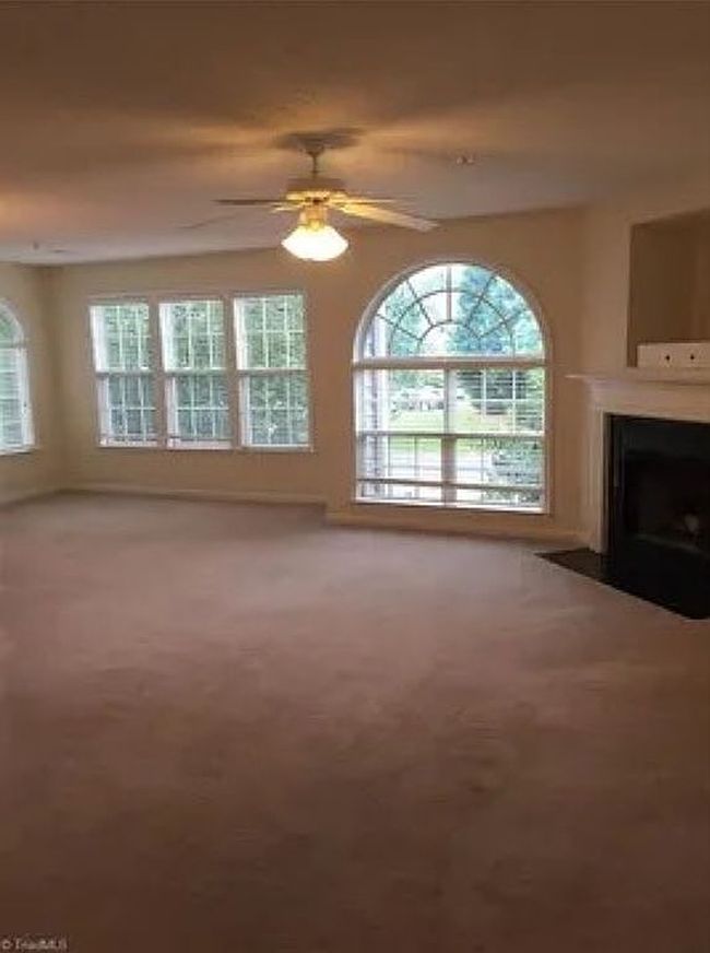 Photo of 521 Scholastic Ct, Winston Salem, NC