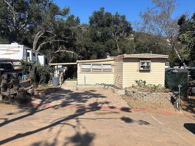 14900 Oakvale Rd #D-15, Escondido, CA