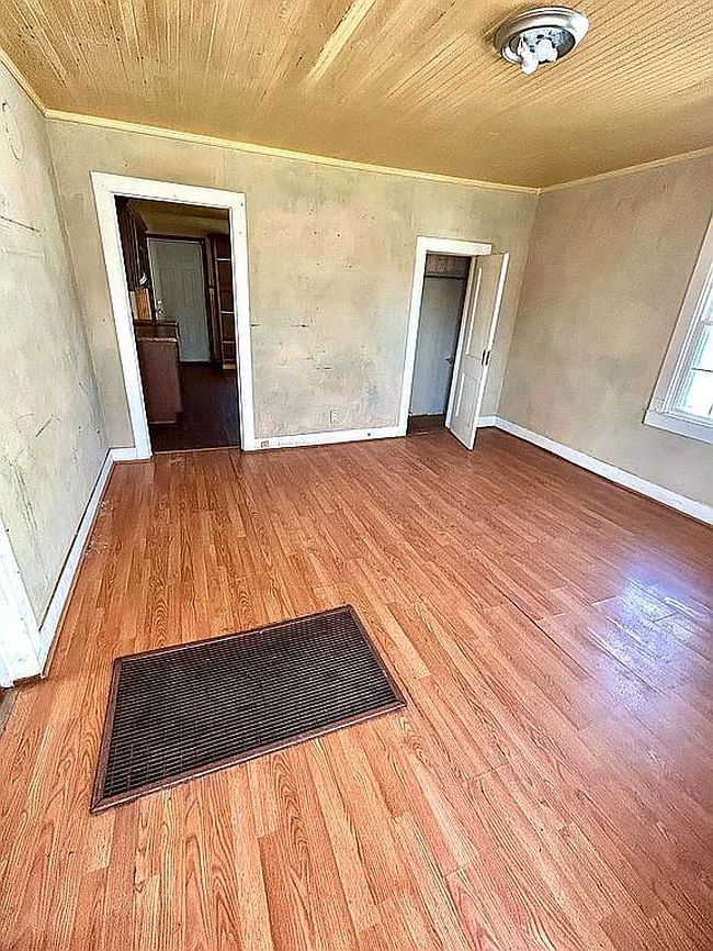 Image of 229 Walnut St