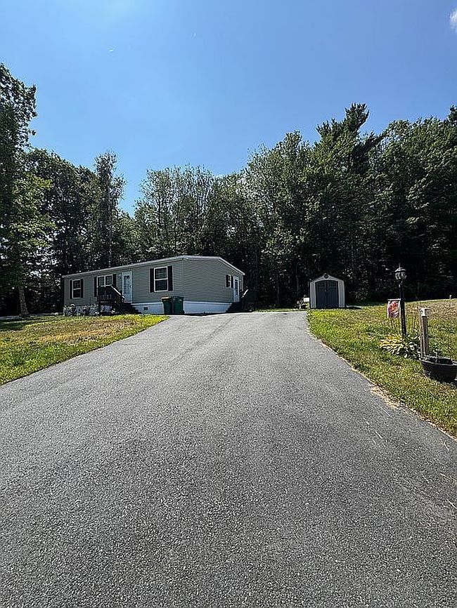 Photo of 2 Cleo Cir, Rochester, NH