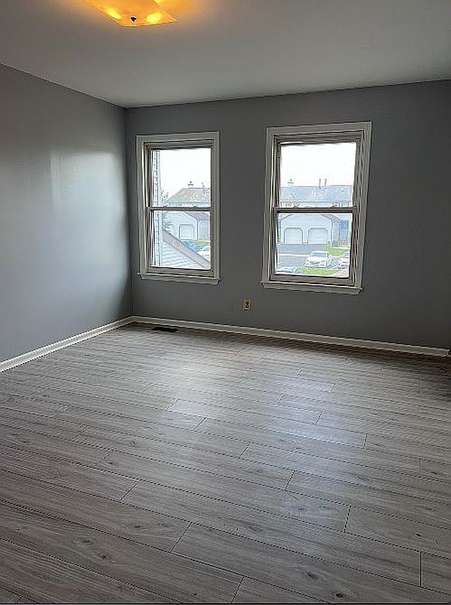 Photo of 215 Spruce Ct, Flemington, NJ