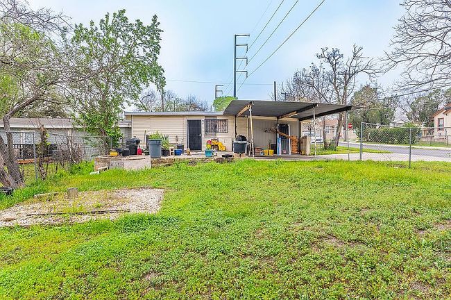 Additional photo 1 of property located at 2003 Lamar St