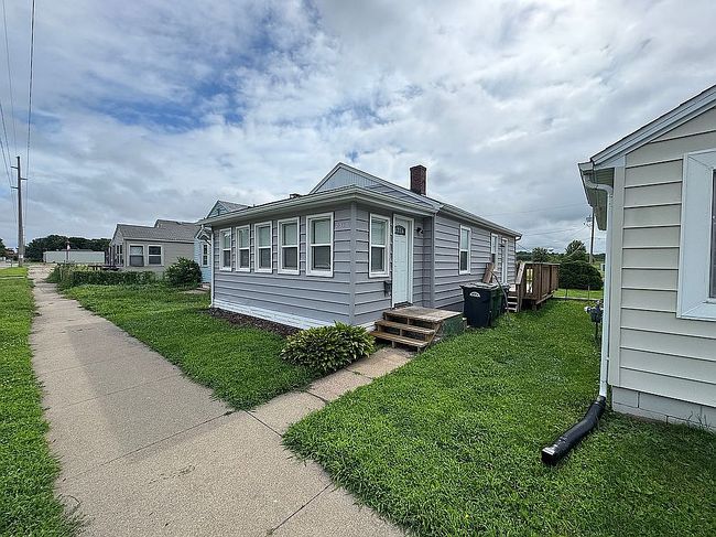 Photo of 2313 Mckinley St, Clinton, IA