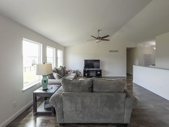 Photo of 700 Talon Dr, Wright City, MO