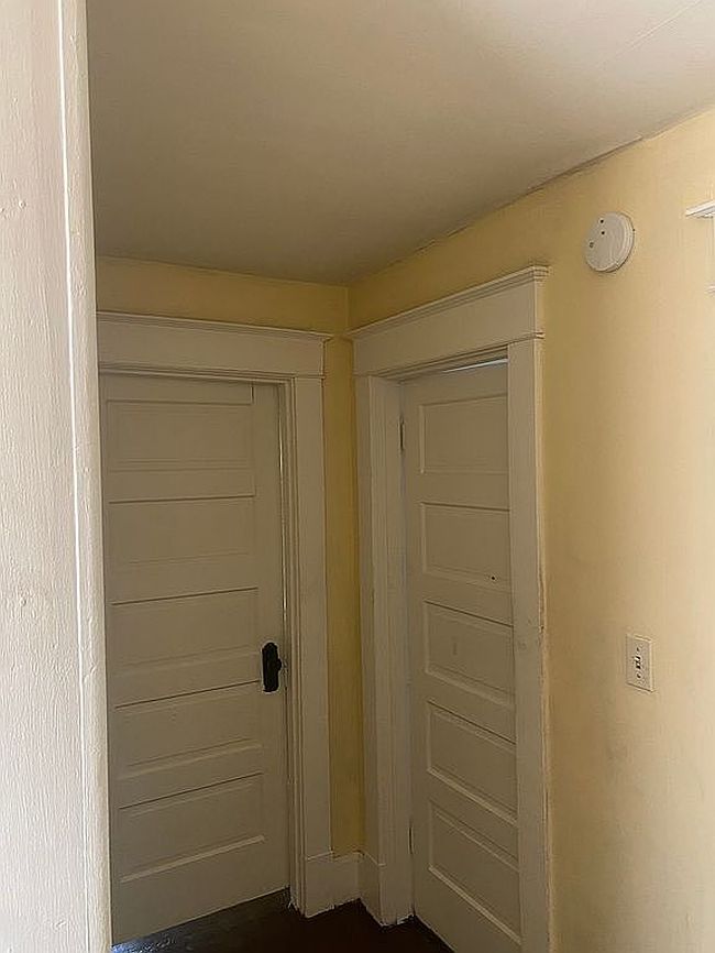 Image of 415 Moore St