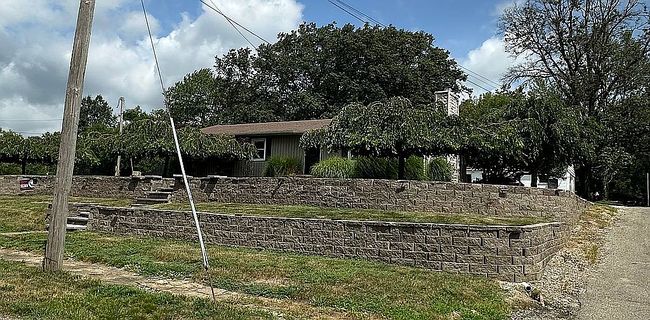 Photo of 226 W Terminal St, Albion, IL