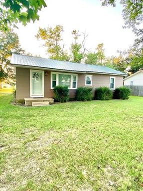 Preview of property located at 909 S Pollock St