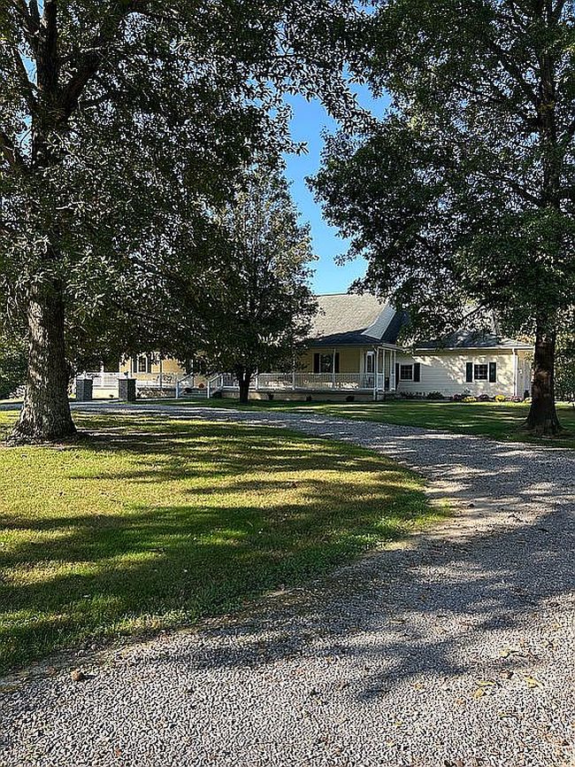 Photo of 5481 Edgewood Rd, Salem, IL
