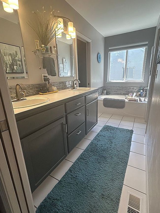 Photo of 704 N Garry Dr, Liberty Lake, WA