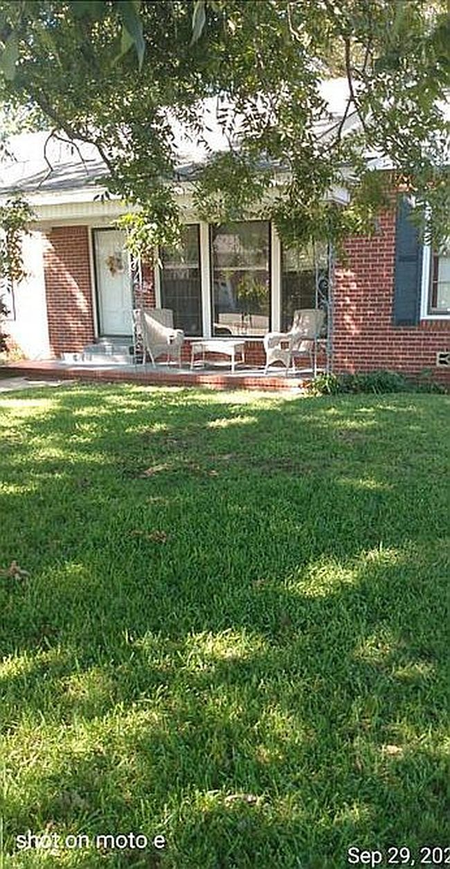 Photo of 308 N Trinity St