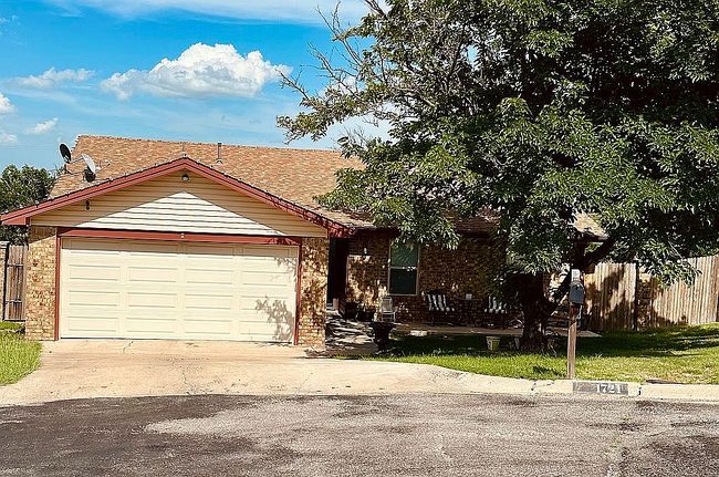 Photo of 1721 Willard St, Canadian, TX