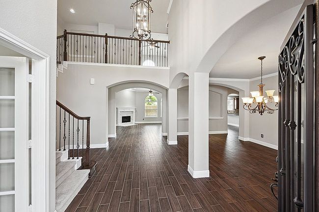 Photo of 124 Lamar Canyon Ln, Friendswood, TX