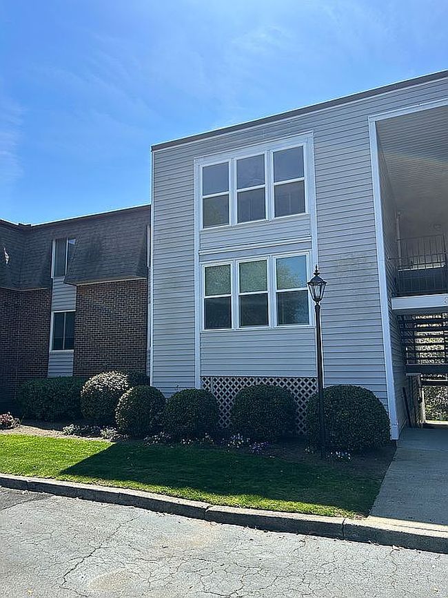 Image of 325 Laurens St Sw Apt D8