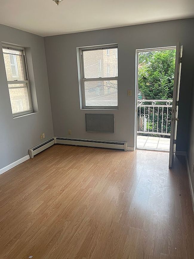 Photo of 14322 Beech Ave, Flushing, NY