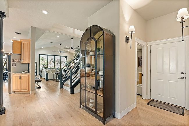 Photo of 828 Saint Andrews Way, Eagle Point, OR