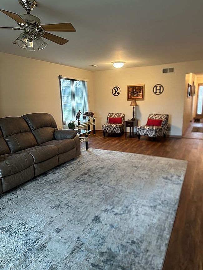 Photo of 2417 Par Four Ct, Joliet, IL