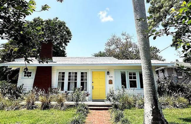 Photo of 618 19th St W, Bradenton, FL