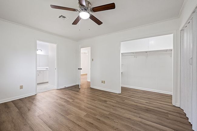 Image of 200 Clause Ln