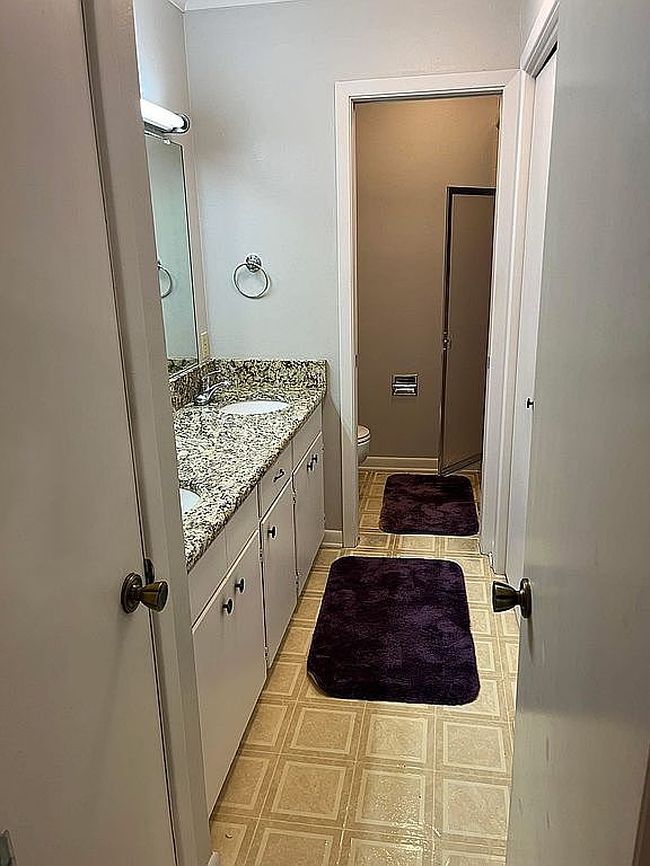 Preview of property located at 1221 Bluebird Hill Dr