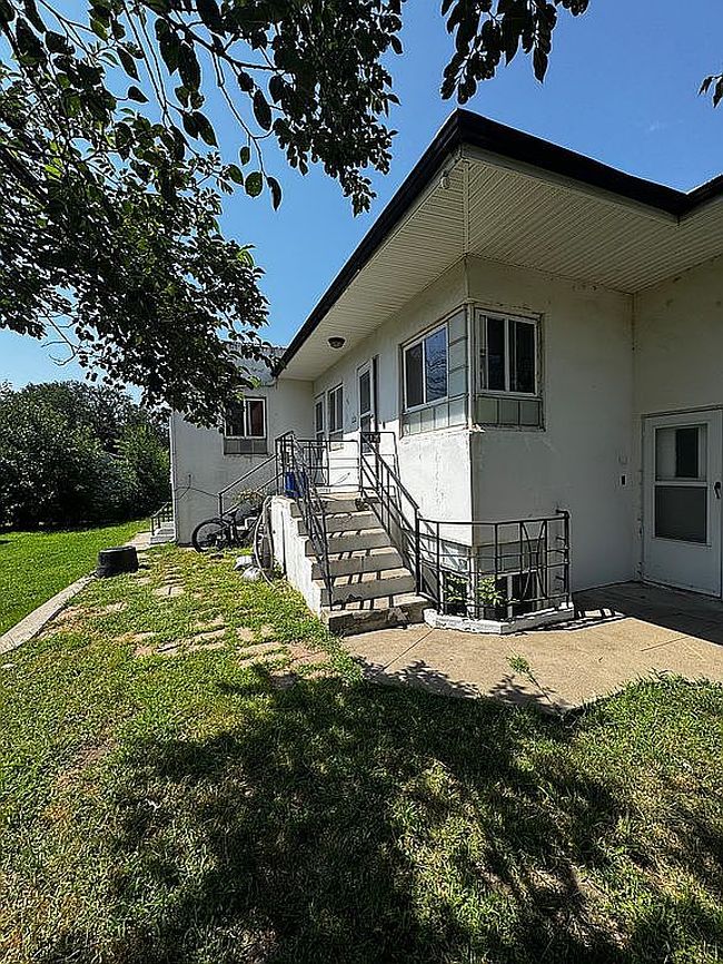 Photo of 119 W 11th Ave, Hutchinson, KS